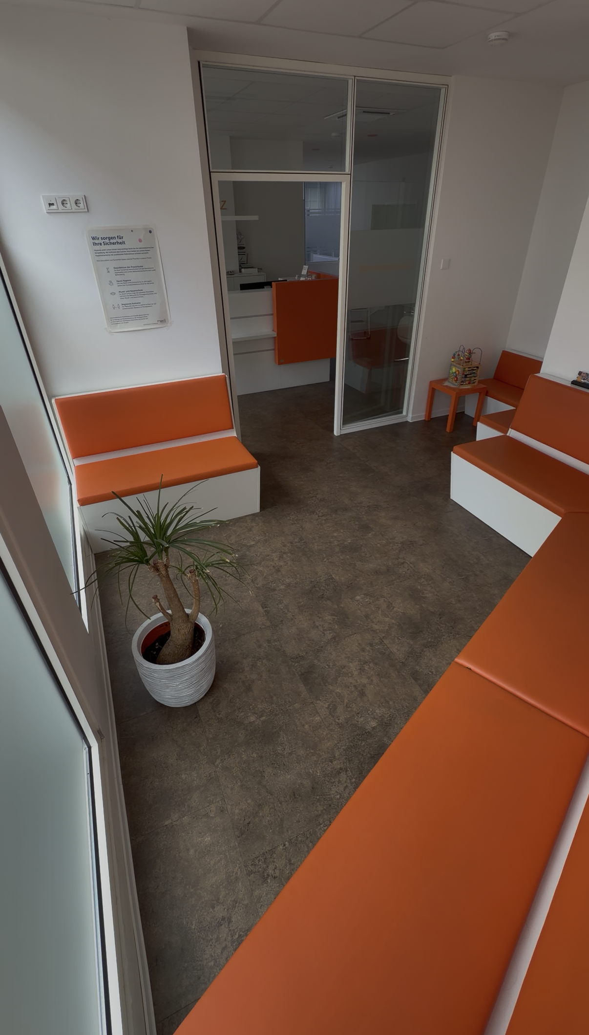Behandlungszimmer der Praxis